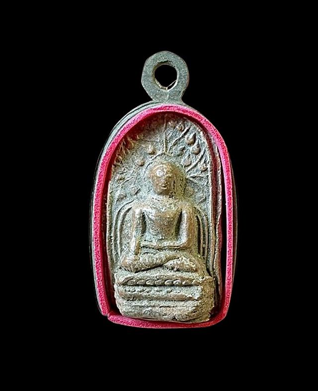 พระคงลำพูน วัดพระคงฤๅษี สีพิกุล พระกรุ เนื้อดิน 5