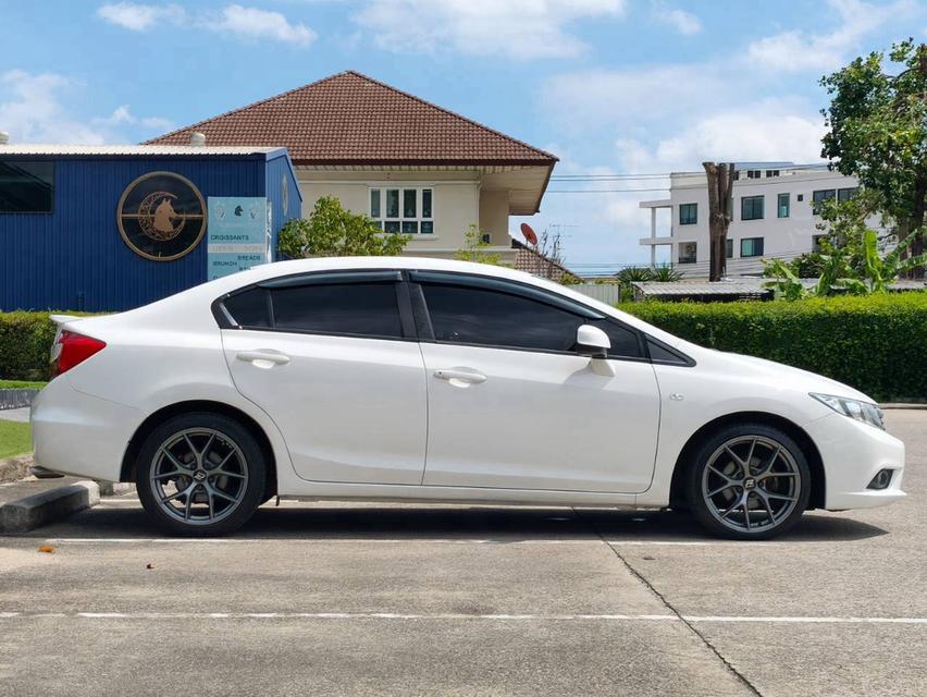 (แจ้งรหัสรถ QT1947) Honda Civic FB 1.8 E เกียร์ Auto สีขาว ปี2013 รูปที่ 9