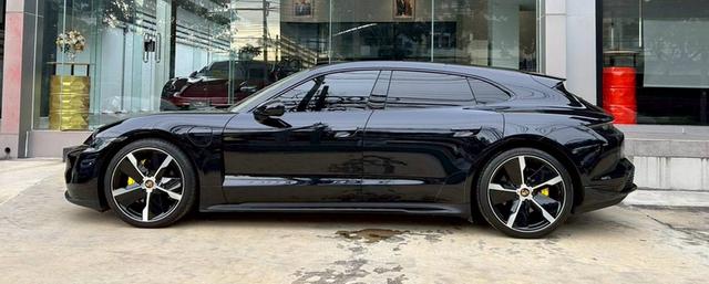 Porsche Taycan Cross Tourismo ปี22 4