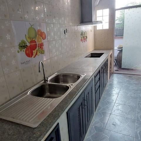 ขายบ้านห้วยกะปิเมืองชลบุรี ขายบ้านแฝด 2 ชั้น หมู่บ้านรุ่งอรุณเนื้อที่ 40 ตารางวา 3 ห้องนอน 2 ห้องน้ำ 5