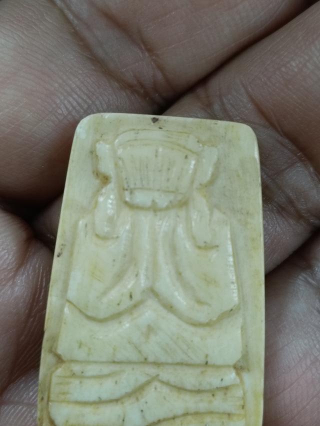 พระปิดตาแกะจากงาช้าง 3