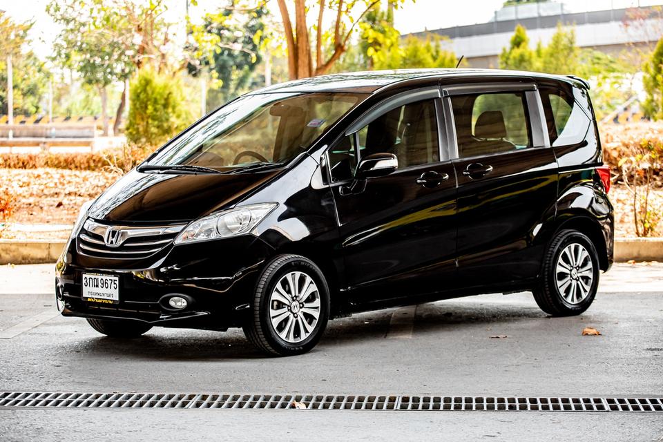 Honda freed 1.5 SE ปี 2014 สีดำ ประตูเลื่อนไฟฟ้า  8