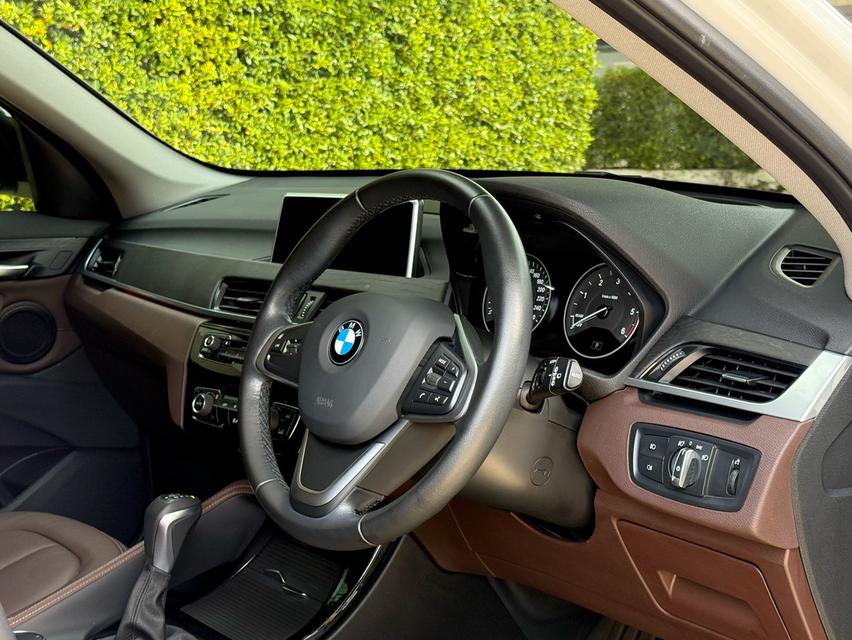 2020 BMW X1 20D ( 190 แรงม้า ) รถมือเดียวออกป้ายแดง รถวิ่งน้อย เข้าศูนย์ตามระยะ รถไม่เคยมีอุบัติเหตุครับ 10