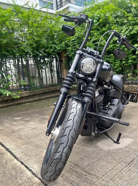 Harley Davidson Street Bob สีดำสวยมาก