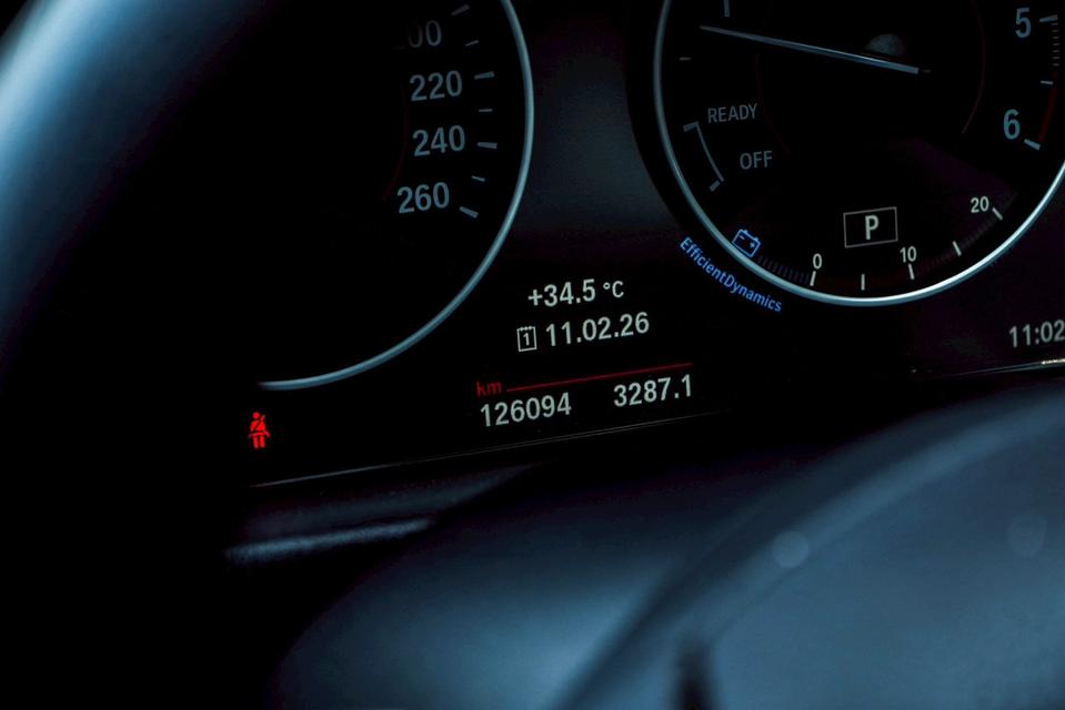 BMW 320d 2.0 GT SPORT F34 AT 2017ไมล์ 126,xxx km. !!! ราคา 739,000 บาท รูปที่ 15