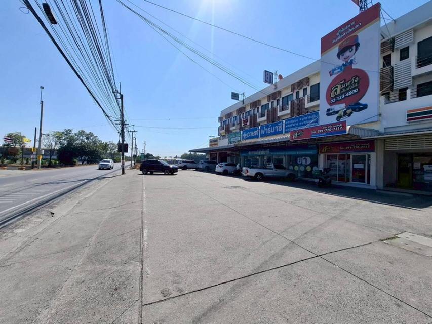 ขาย อาคารพาณิชย์ และให้เช่า ทำเลดี ยอดขายสูง หน้า ม.เฟืองสุข 4 144 ตรม 1 งาน 31.3 ตรว ปัจจุบันทำ 7-11 ใกล้ถ.กาญจนาภิเษก 6