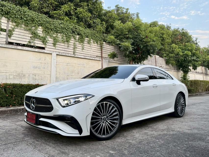 Benz CLS220d AMG Facelift 2024 สีขาว รถยังเป็นป้ายแดงอยู่