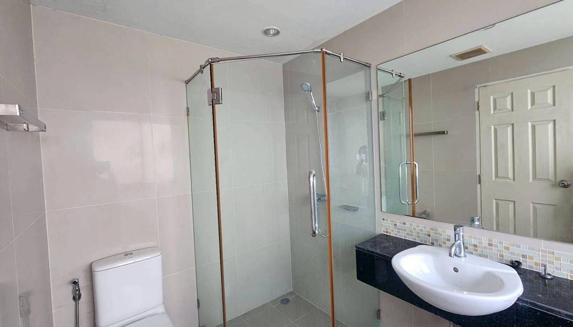 ห้องใหญ่ อยู่สบาย เหมาะกับครอบครัว ชั้น 20 วิวสวยมาก เดอะนิช ตากสิน 5