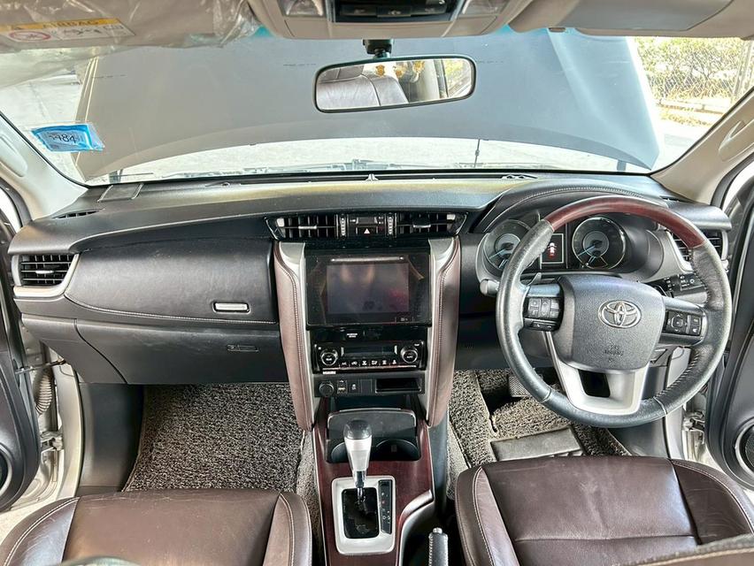 🔥ฟรีดาวน์ Fortuner รุ่นท๊อป 2.4 รถสวยมือเดียว Toyota Fortuner 2.4 V AT ปี 2016 รูปที่ 12