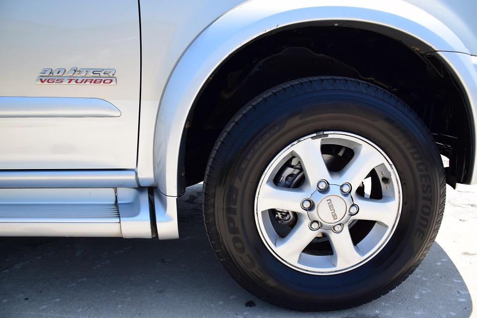 ขายรถครอบครัว ISUZU MU7 primo ตัวท็อป ปี2008 พร้อมใช้งานเกียร์ออโต้ 3.0VGS TURBO เบาะหนังแท้ 3ตอนแอร์หลังคา จอทัสกรีน จอกลางเครื่องนิ่มๆ โทร0957401229 รูปที่ 6