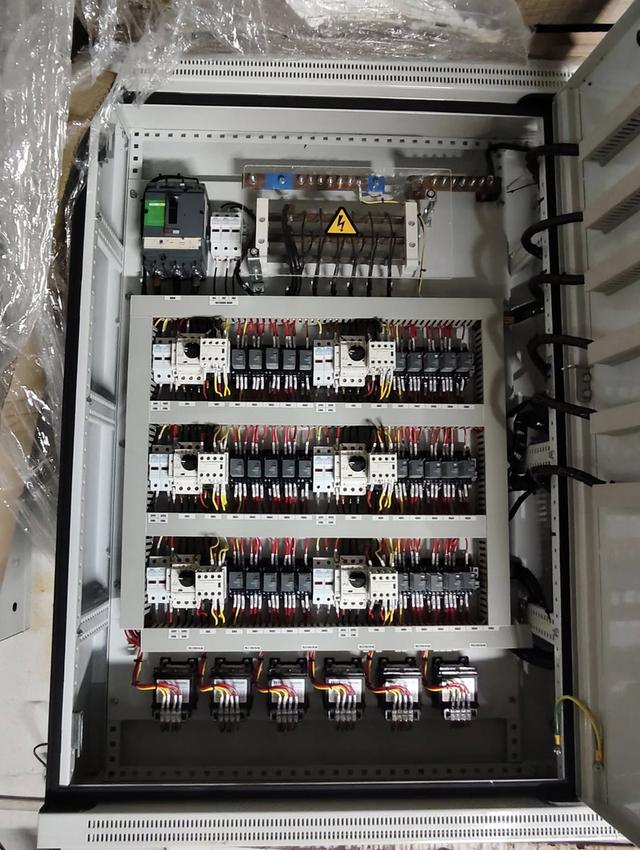 ขายตู้ควบคุมมอเตอร์ไฟฟ้า(Control Motor 3 เฟส) Start เครื่อง AHU