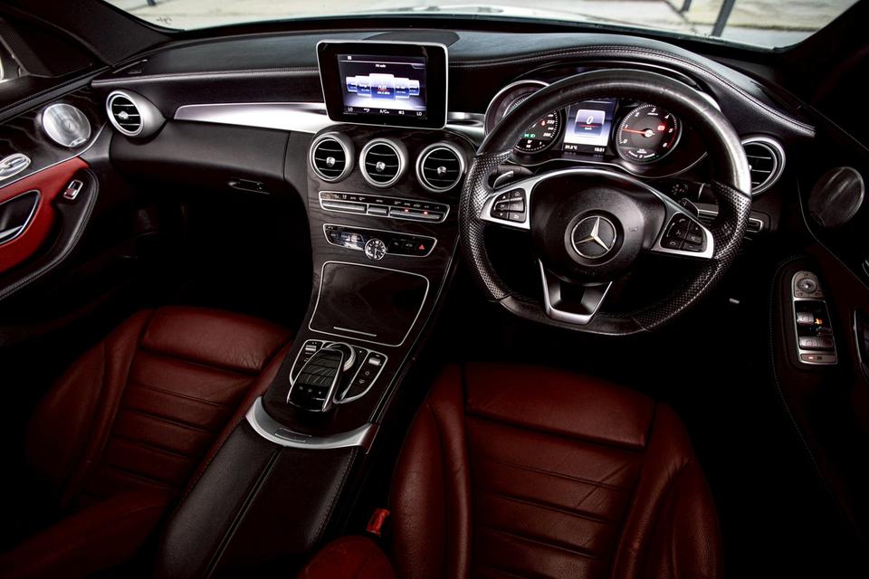 Benz C300 AMG Bluetec เบาะแดง ปี 2016 สีขาว 14