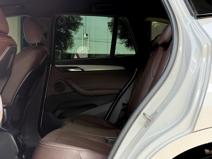 2020 BMW X1 20D MSPORT รถมือเดียวออกป้ายแดง รถวิ่งน้อยเพียง 70,000 กม เข้าศูนย์ตามระยะ รถไม่เคยมีอุบัติเหตุครับ 14