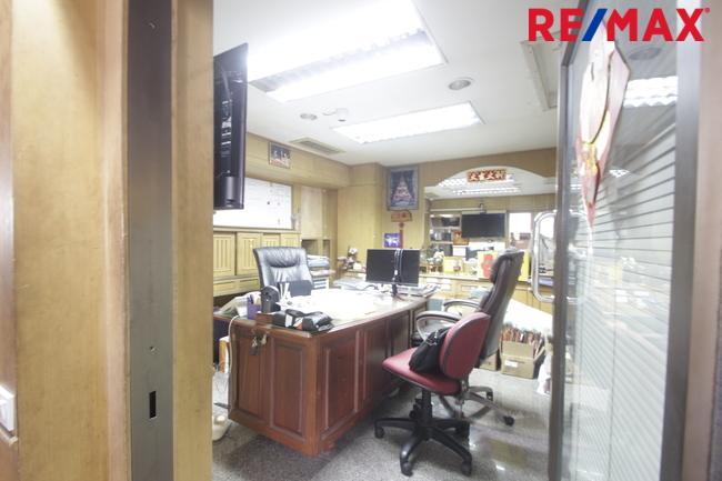 อาคารพาณิชย์เจริญกรุง พระราม3 แฉล้มนิมิตร ริมถนน2ห้องคู่ ห้องมุมปากซอยสุดประเสริฐ1 ใกล้ทางด่วน สาทร สีลม อยู่อาศัย ค้าขาย ทำสำนักงานได้ 12