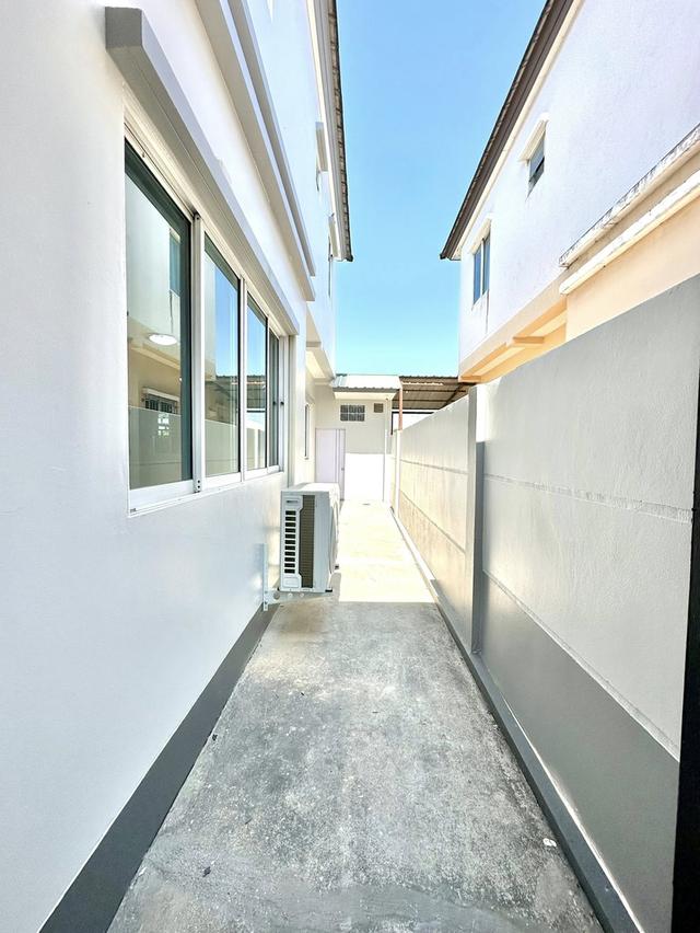 ให้เช่า - บ้านเดี่ยว รีโนเวทใหม่ทั้งหลัง ปากซอยถนนคุ้มเกล้า 39 ใกล้นิคมลาดกระบัง และสนามบินสุวรรณภูมิ 15