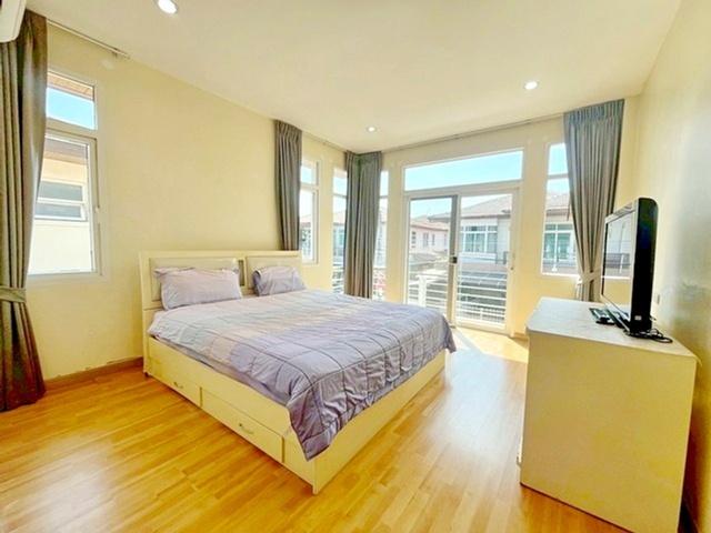 พร้อมอยู่ 3นอน The Boulevard สวนเสือศรีราชา 2.5 กม. บ้านเดี่ยว 2 ชั้น 63 ตร.วา. รร.นานาชาติไทยจีน ศรีราชา 3 กม.เฟอร์ฯครบ 4