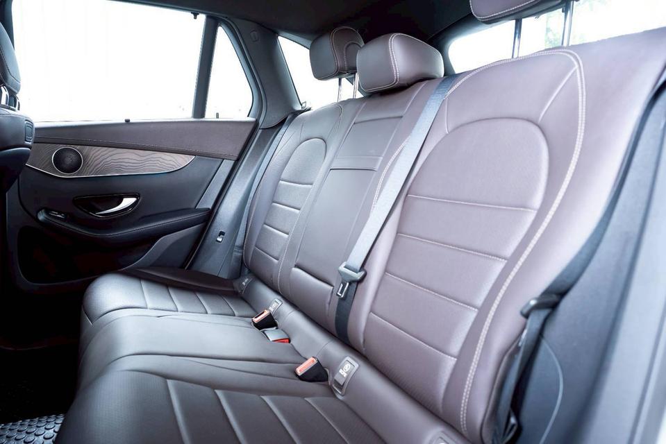 BENZ GLC-CLASS 250d 4MATIC Off-Road ปี 2018 สีเทา โฉม W253 ปี14-24 รูปที่ 12