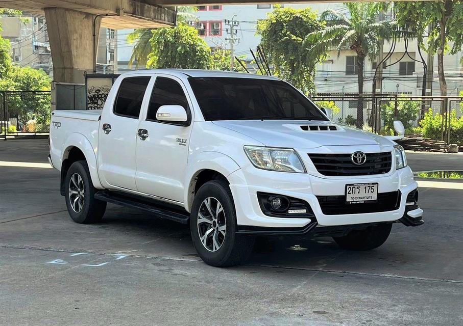 Toyota Vigo 2.5 TRD Sportivo Double-Cab auto ปี 2013