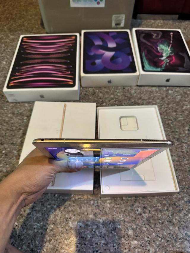 ขายๆๆๆถูกๆๆiPadPro9.7สีGold32กิ๊กWifi Celluer ใส่ซิมได้มีกล่องอีมี่ตรงใช้งานดีทุกๆฟังชั่นสูนTrueทุกๆฟังชั่นรีสโตได้ตลอดไม่มีติดไอคราว Model TH/A สภา 3