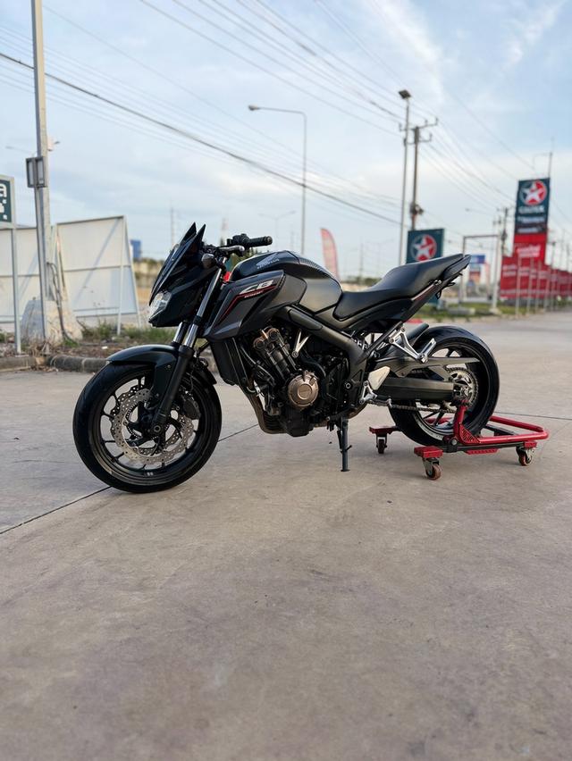 CB650F ปี2018 Honda สีดำ รูปย่อยที่ 3