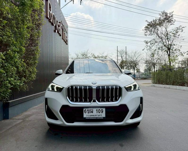 BMW X1 2.0i sDrive M sport ปี24 จด25 สีขาว มือเดียว สภาพป้ายแดง กลิ่นใหม่ยังอยู่ รูปย่อยที่ 2