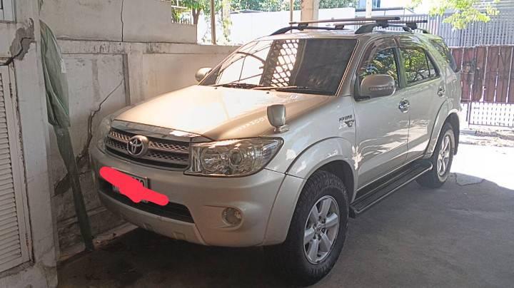 รถยนต์ Toyota Fortuner เครื่องเบนซิน ติด lpg ปี 2009 ราคา 290,000 B