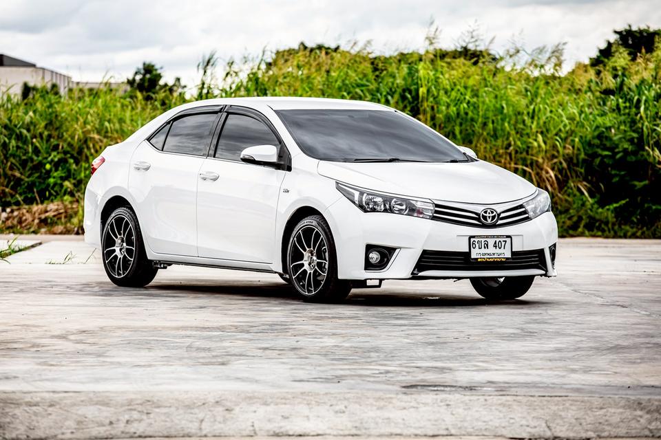 Toyota Altis 1.6G ปี 2014 สีขาว 4