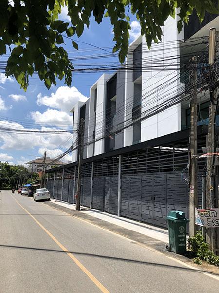 🏠✨ให้เช่าทาวน์โฮม 3 ชั้น สไตร์โมเดิร์นหรู ย่านเศรษฐกิจ ตอบโจทย์ความคุ้มค่า เหมาะสำหรับพักอาศัย หรือ Home office 7