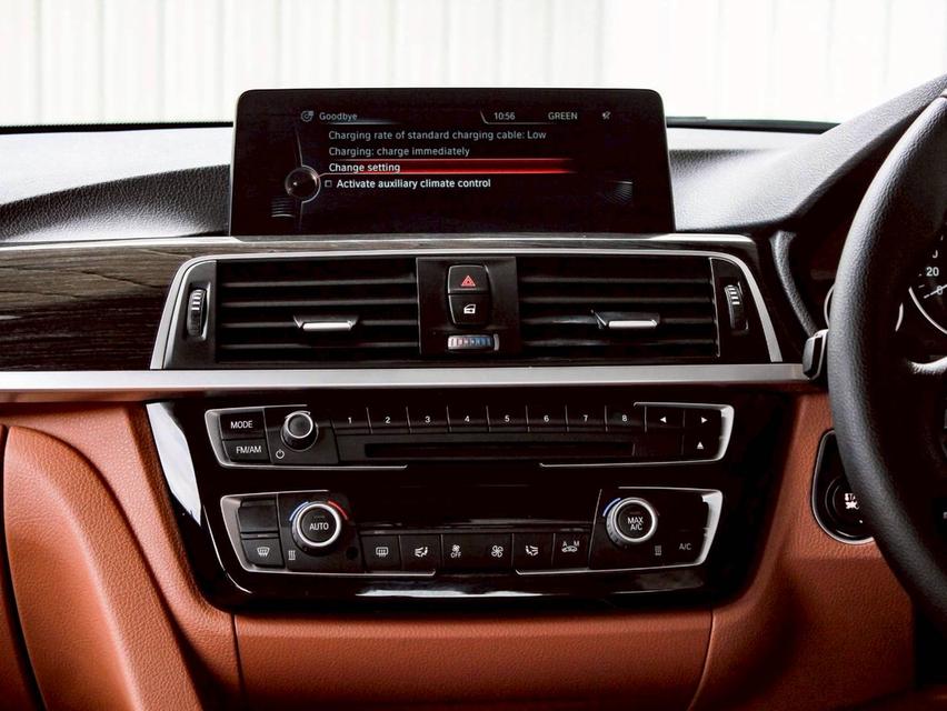 BMW SERIES3 330e LUXURY (LCI) F30 รูปที่ 13