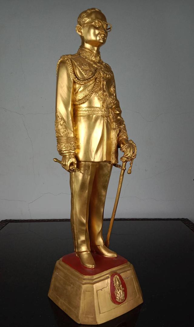 9.พระบรมรูปหล่อโลหะในหลวงรัชกาลที่9 พระบาทสมเด็จพระปรมินทรมหาภูมิพลอดุลยเดช(ทอง) รูปที่ 7