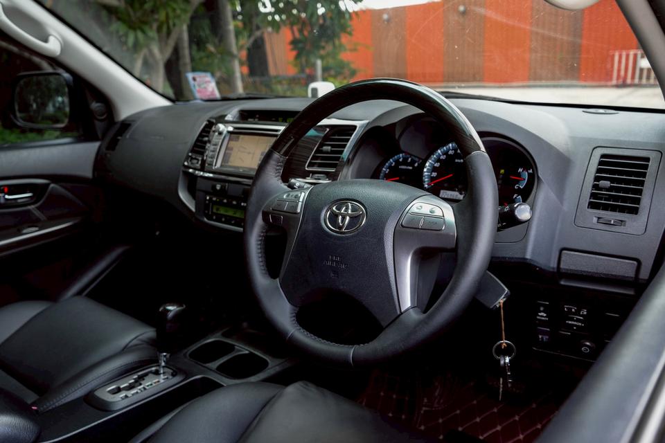 รหัสรถ CBL6651 TOYOTA FORTUNER 2.5 V AT 2015 9