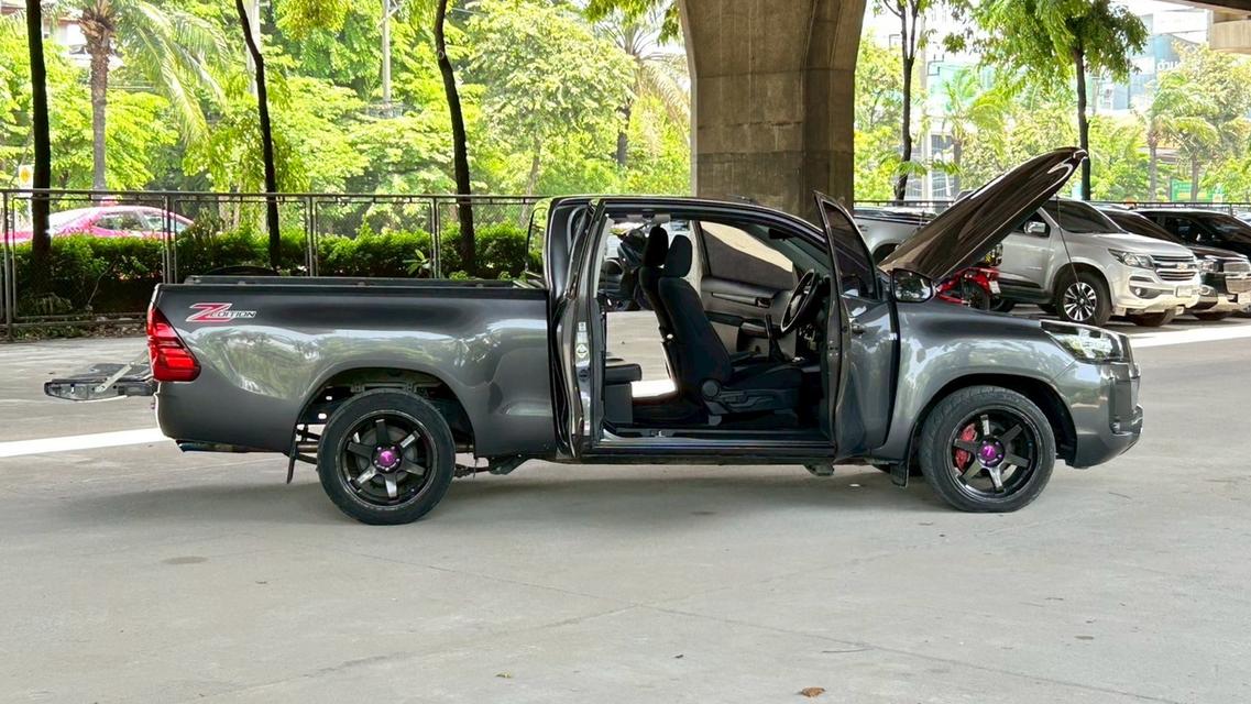 Toyota Hilux Revo Smart Cab 2.4 Entry Z Edition MT ปี 2022 รถสวยมือเดียว