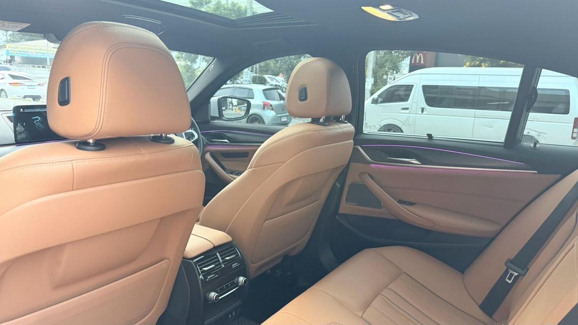 รหัสรถ KPV2016 2021 BMW 530e 2.0 M SPORT LCI รูปที่ 11