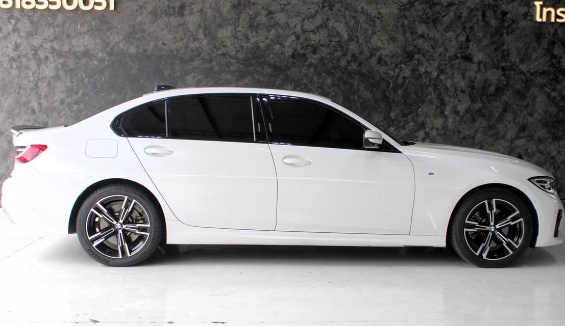 รหัสรถ JRS7336 BMW 3 Series Li สีขาว ตัวเบนซิน 258 hp 9