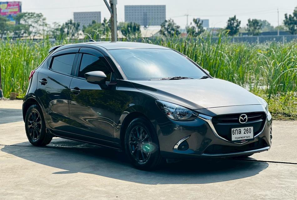 รถบ้านเข้าใหม่ สวย เดิม เข้าศูนย์ตลอด วารันตีหลังการขาย #MAZDA 2 Skyactiv 1.3 High Connect ปี2017จด2018 สีน้ำตาลเข้ม เกีรย์ออโต้ เครื่องเบนซิน ราคา รูปย่อยที่ 4