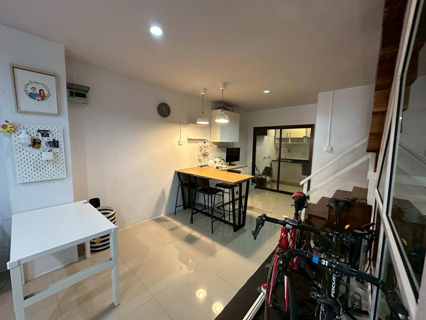 ทฮ รีโนเวทใหม่ ม.สินธร บางกะปิ 8