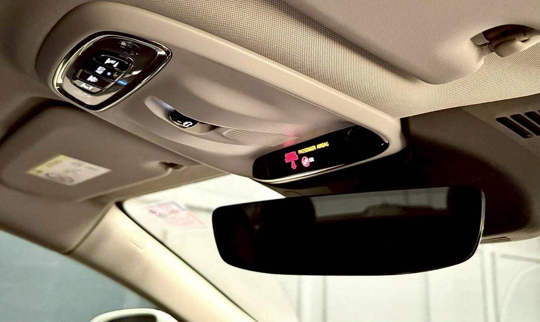 Volvo V60 T8 Inscription 4WD Wagon ปี 2020 12