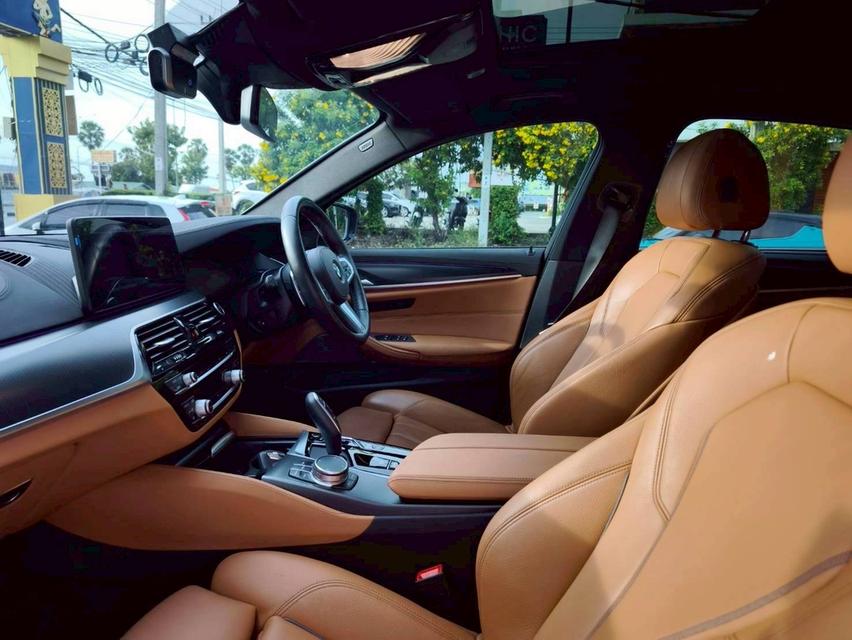 รหัสรถ KPV9393 2021 BMW 530e 2.0 LCI Msport 7