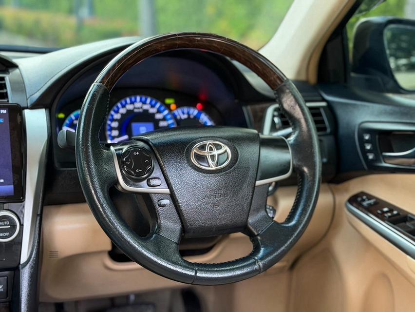 (แจ้งรหัสรถ AVA1339) 💥TOYOTA Camry 2.5 HV Top  ปี 2013 โฉมใหม่ รูปที่ 8