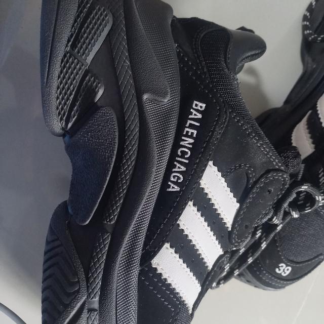 Balenciaga  X  Adidas  Triple  S  Black  White รูปที่ 4