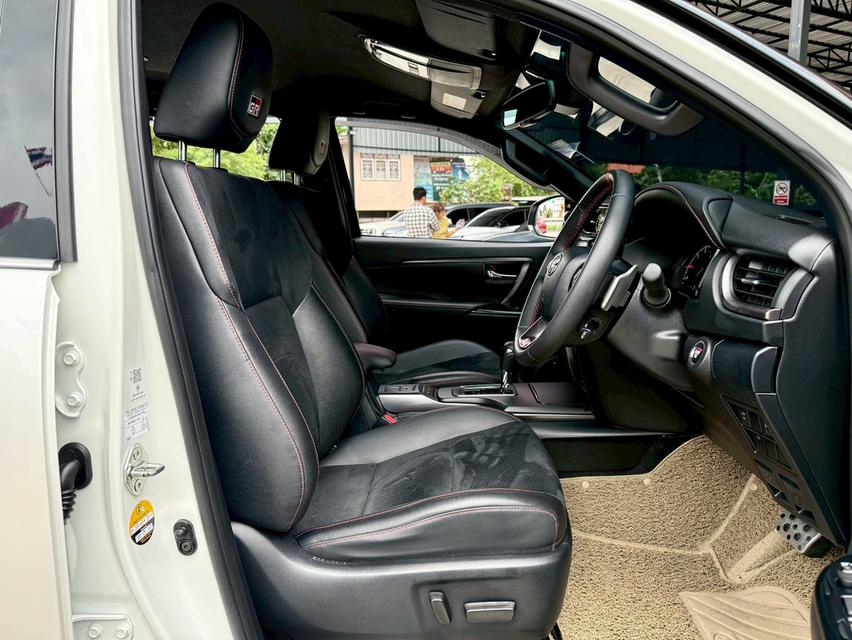 Toyota Fortuner 2.8GR Sport 4wd ปี22 รูปที่ 12
