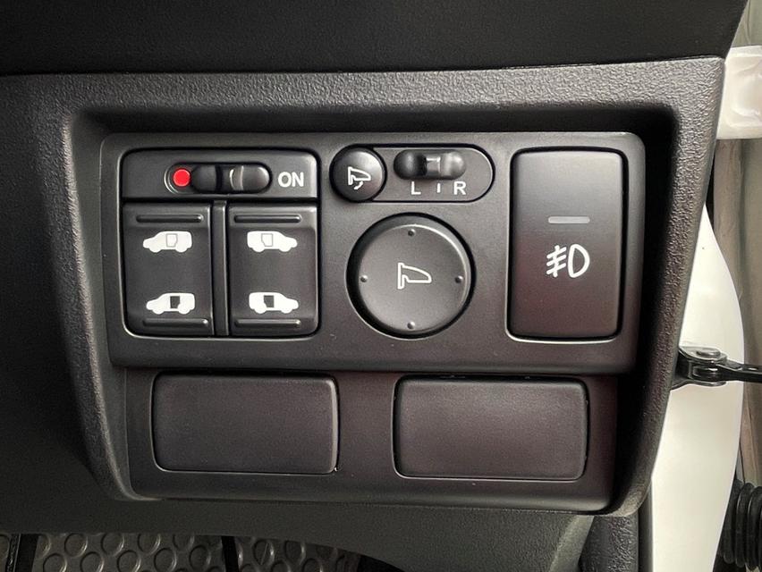 ขาย Honda Freed 1.5SE ปี12 7