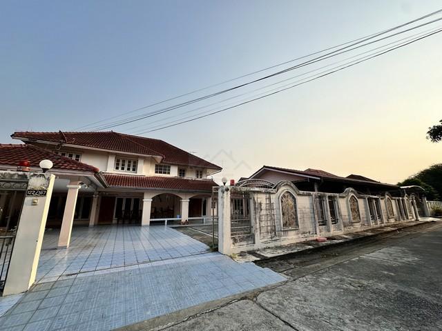 ให้เช่า ขาย บ้านเดี่ยว โกดัง ถนนรามอินทรา 60 ตรงข้ามแฟชั่นไอซ์แลนด์ เหมาะทำออฟฟิศ อยู่อาศัย *** จดทะเบียนได้ ต่อเติมได้