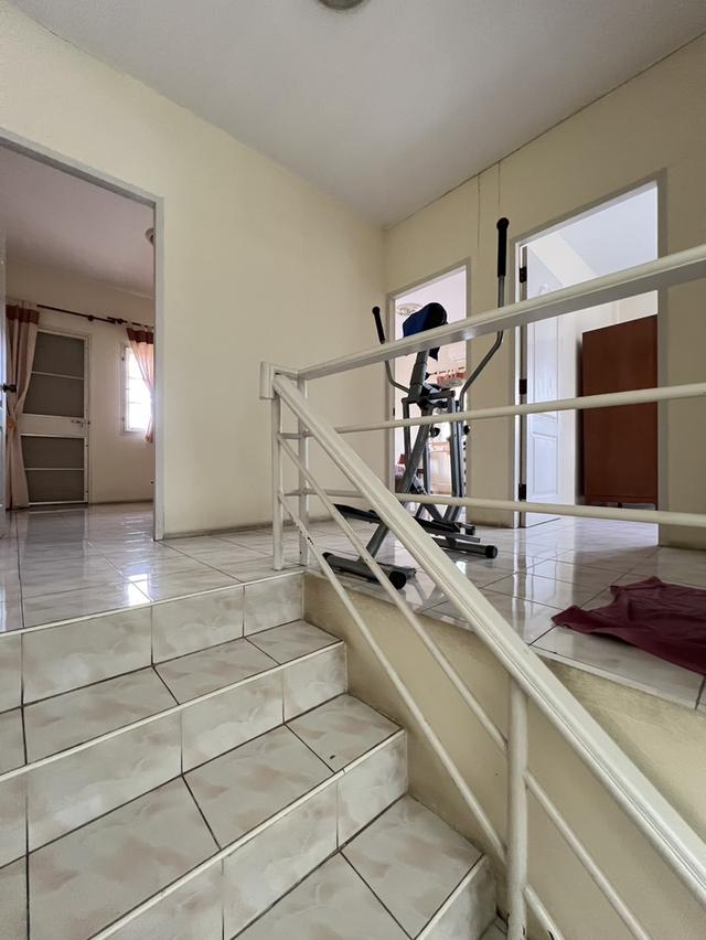 บ้านทาวน์โฮมหลังริม 2 ชั้น หมู่บ้านลดาสิริ บ้านกล้วยไทรน้อย 11