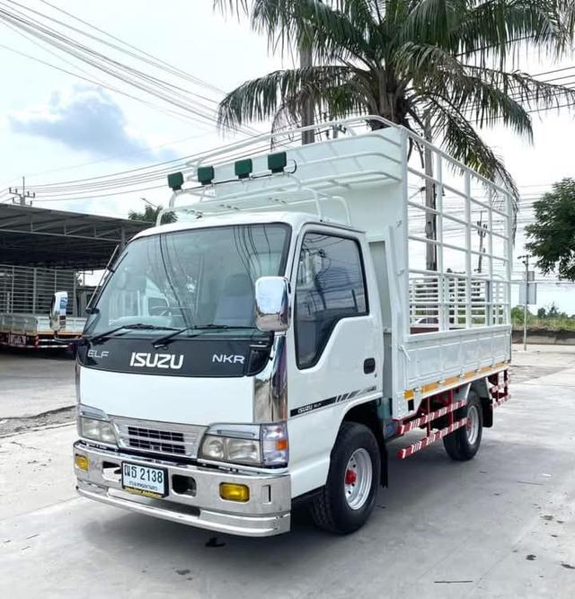 รถ 4 ล้อ ISUZU NKR 100 แรงม้า