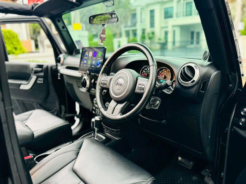 Jeep Wrangler Sahara 2.8 diesel 4wd Overland unlimited เน้นๆไมล์ 60,xxx กม. สีดำ ปี 2012 13