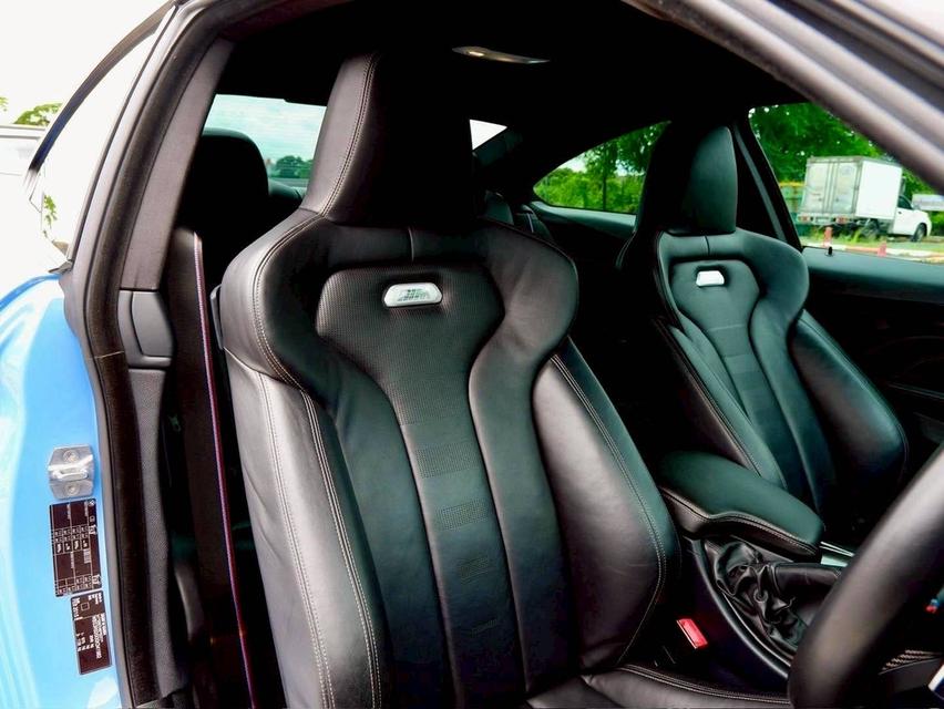 รหัสรถ PR4 BMW F82 M4 Coupe Yas Marina Blue ปี 2015 17