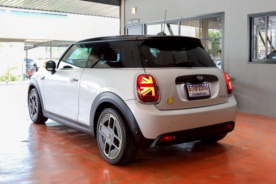 รหัสรถ MMA2200 MINI Cooper SE LCI ปี 2021 วิ่ง 23,XXX KM. สี White Silver มือเดียว 6