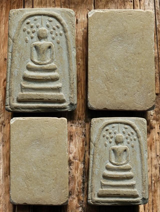 เปิดพระผงน้ำมันเก่าพิมพ์ปรกโพธิ์ 18 ใบไม่ทราบที่ชอบทักได้ครับ รูปที่ 4