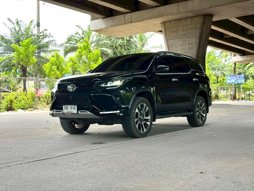 ขายรถ Toyota Fortuner Legender 2.4 2WD ปี 2022 สีดำ เกียร์ออโต้ 3